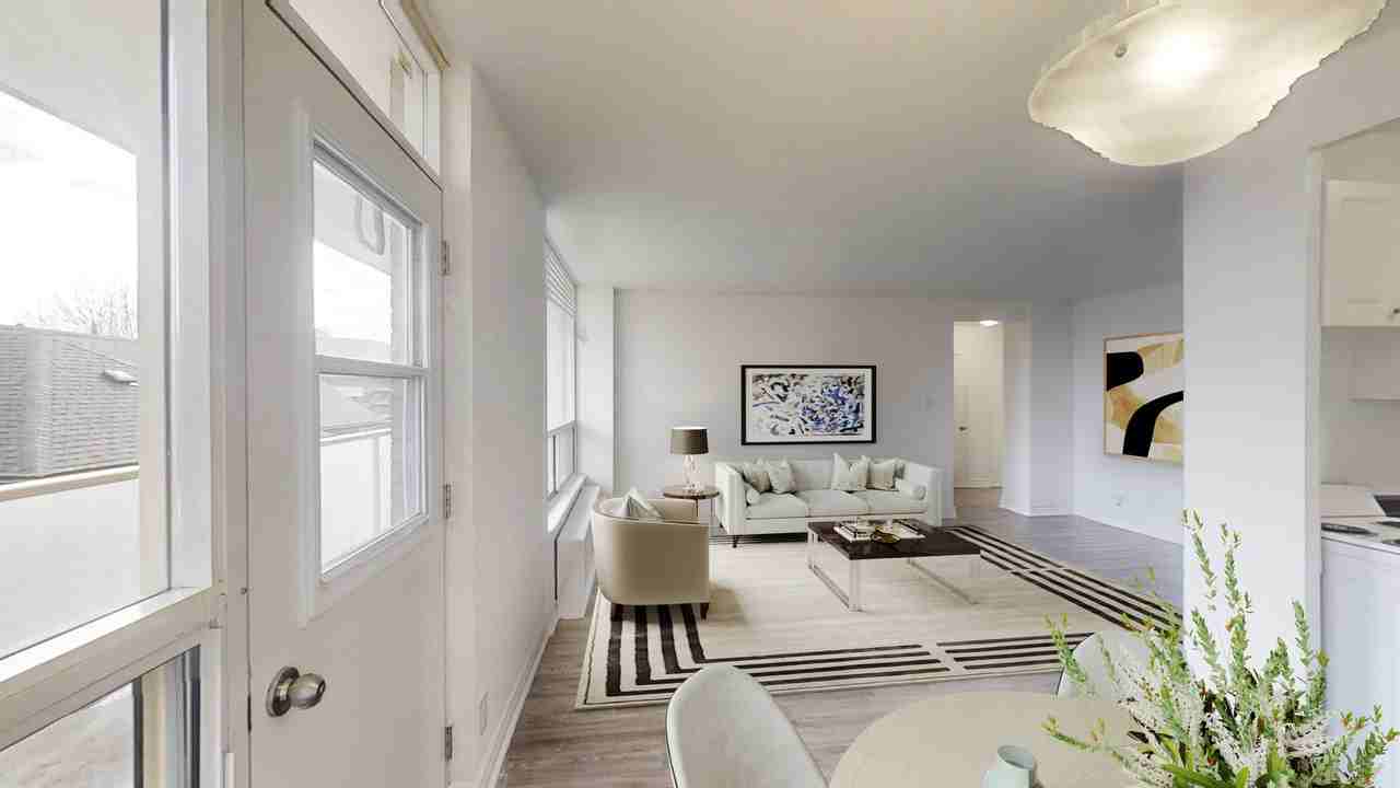 166 Carlton Street - Photo 3 of 11