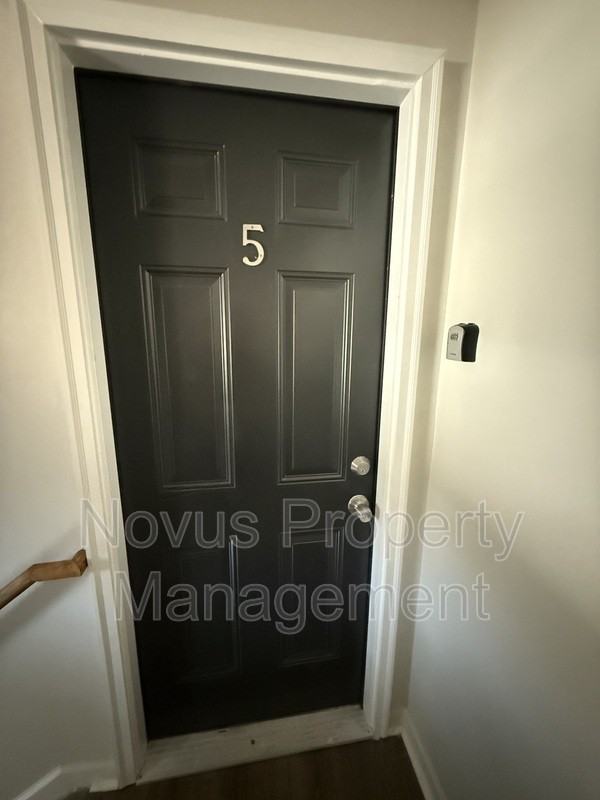 901 Pacific Ave #5 - Photo 4 of 11