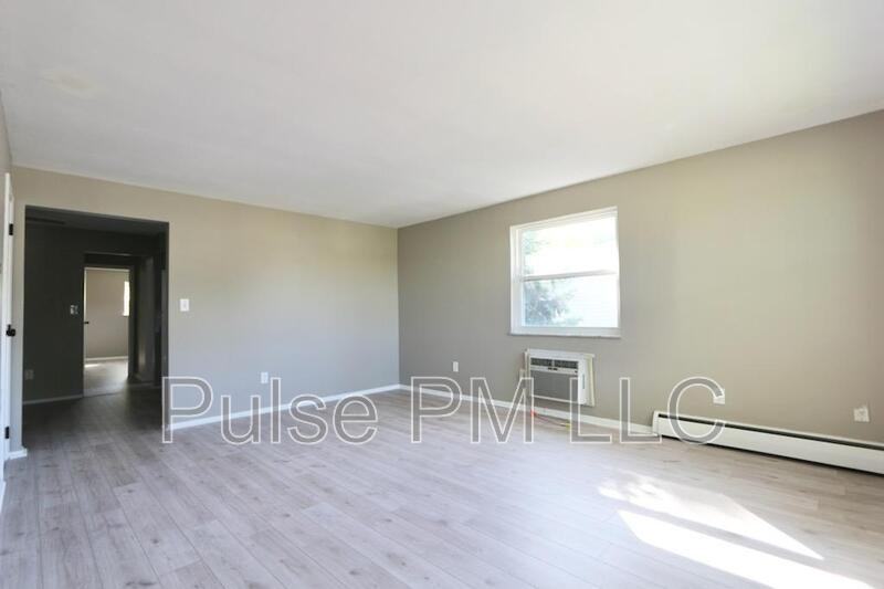 24 Rosebud Ave - Photo 3 of 13