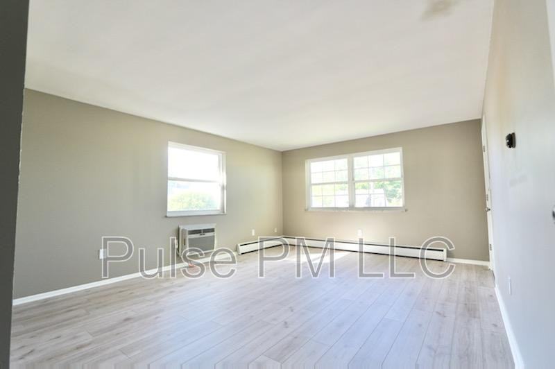 24 Rosebud Ave - Photo 5 of 13