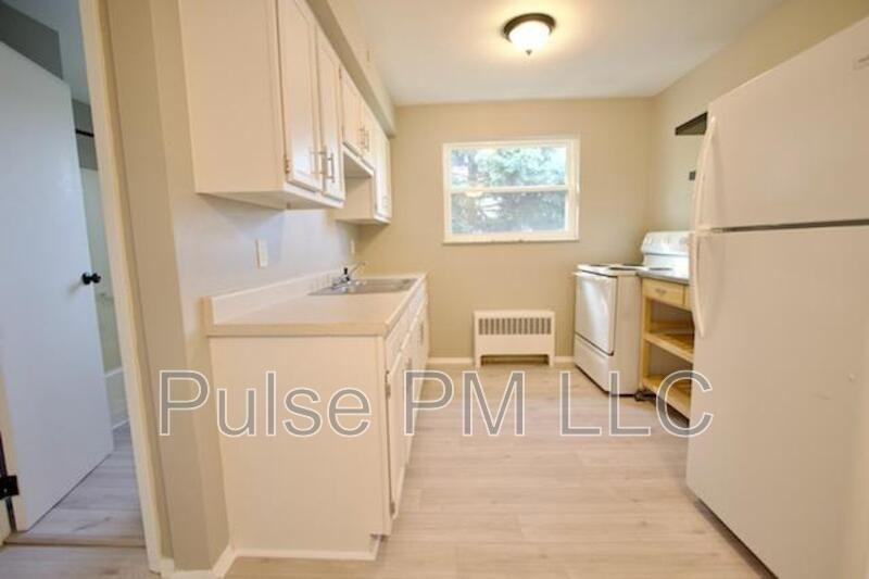 24 Rosebud Ave - Photo 7 of 13