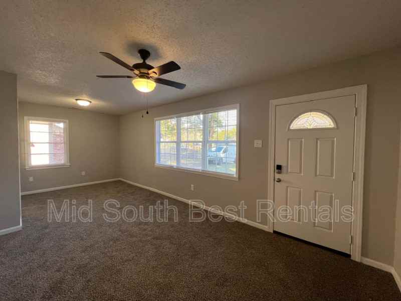 4733 Hodge Rd - Photo 2 of 11