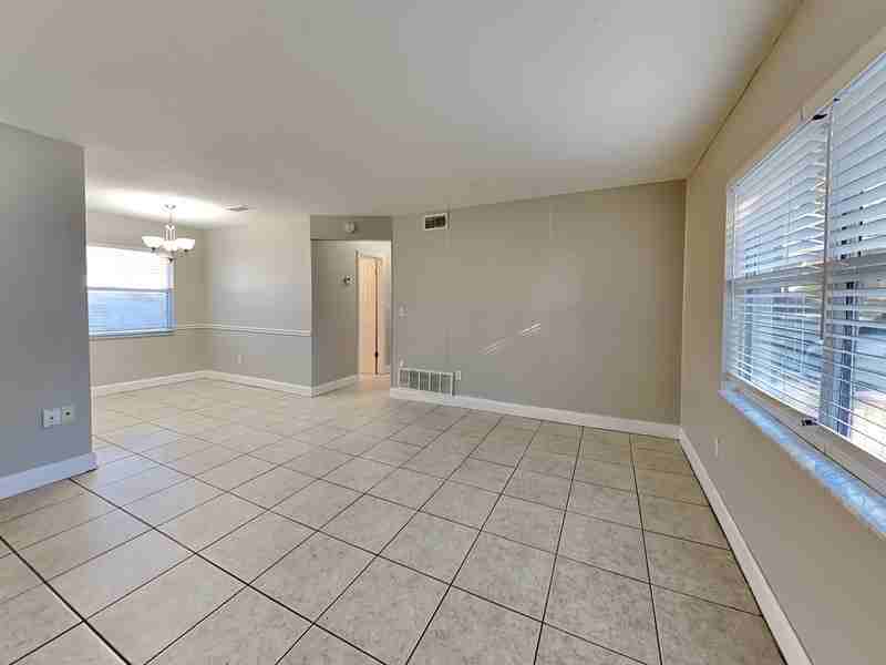 2605 E Pine St - Photo 7 of 17