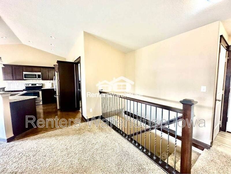 9664 Alderwood Dr - Photo 2 of 40