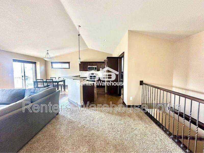 9664 Alderwood Dr - Photo 3 of 40