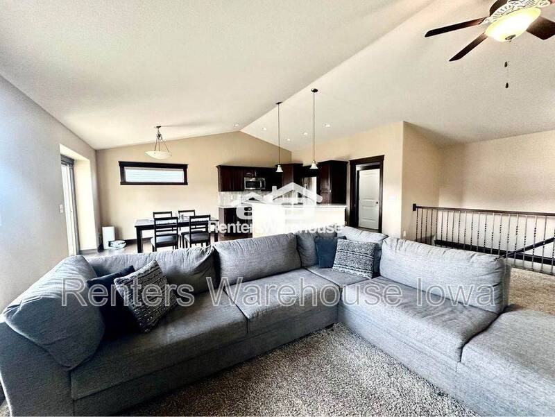 9664 Alderwood Dr - Photo 5 of 40