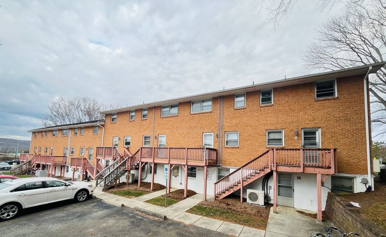 1407 Toms Creek Rd - Photo 5 of 6