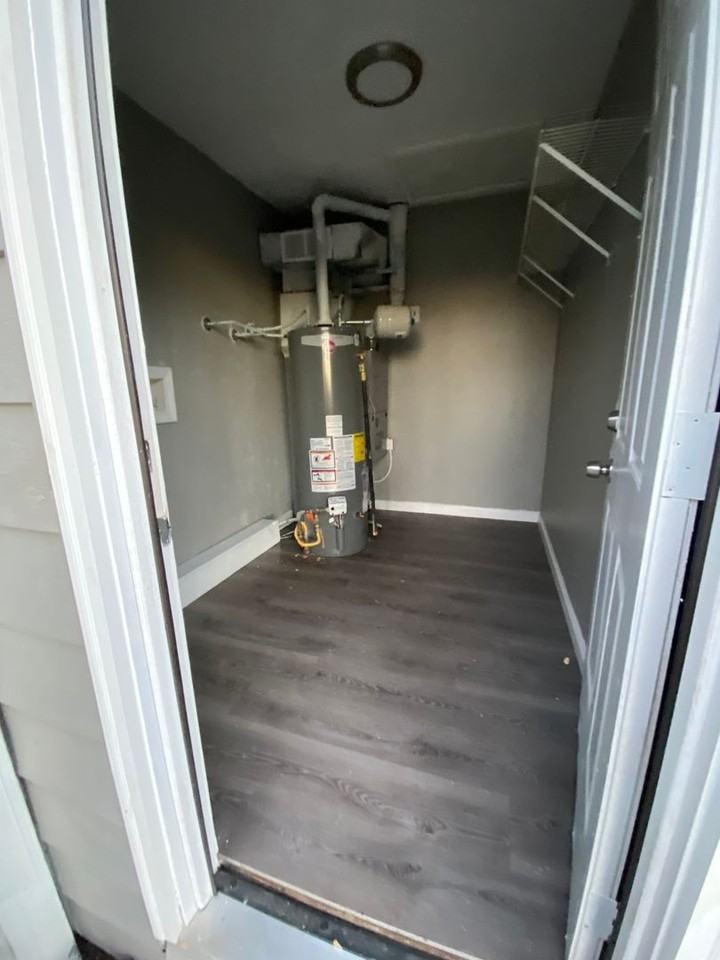 309 Green St - Photo 5 of 25