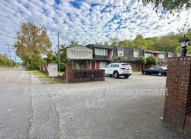 featured image of 2410 Lyndon Ave #8