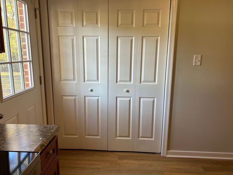 15801 Meridian Ave - Photo 3 of 12