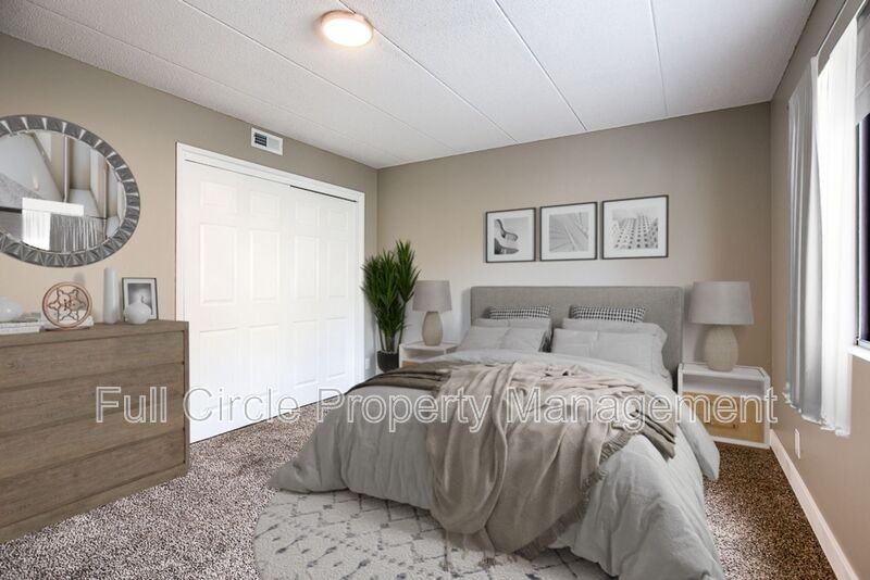 1640 N 56th St #13 - Photo 3 of 31