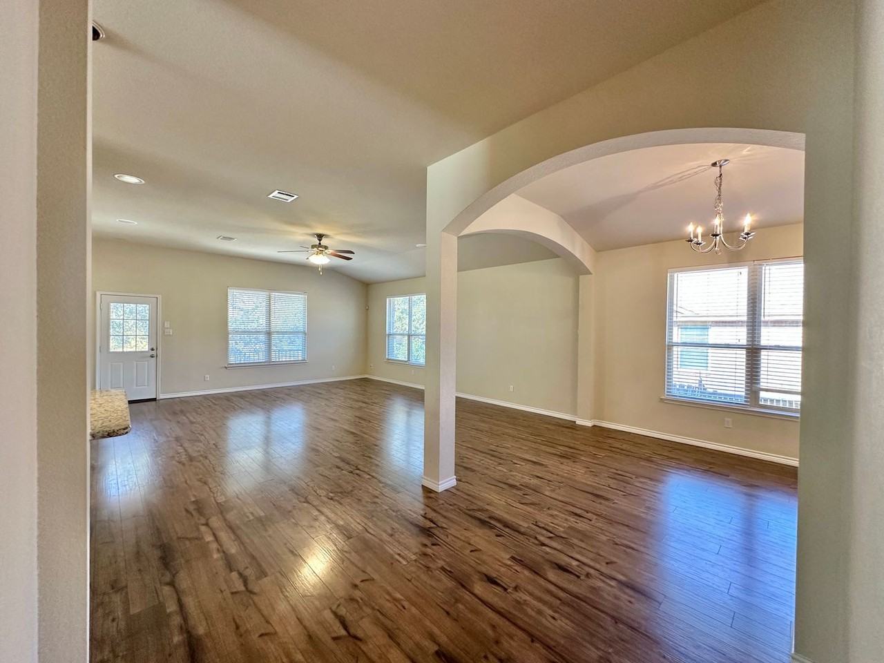 3383 Vineyard Trl - Photo 3 of 44