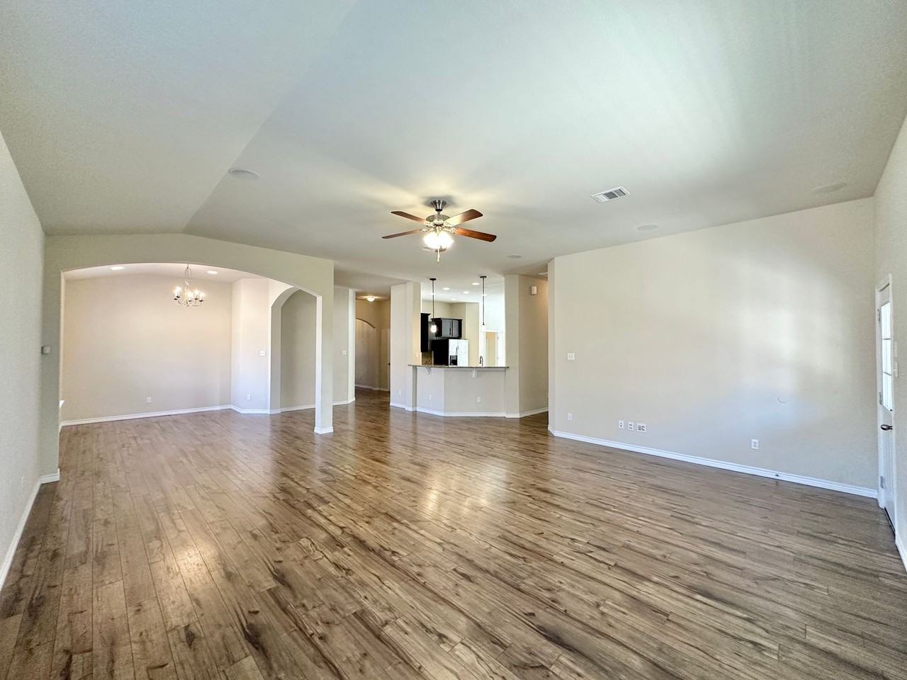 3383 Vineyard Trl - Photo 7 of 44