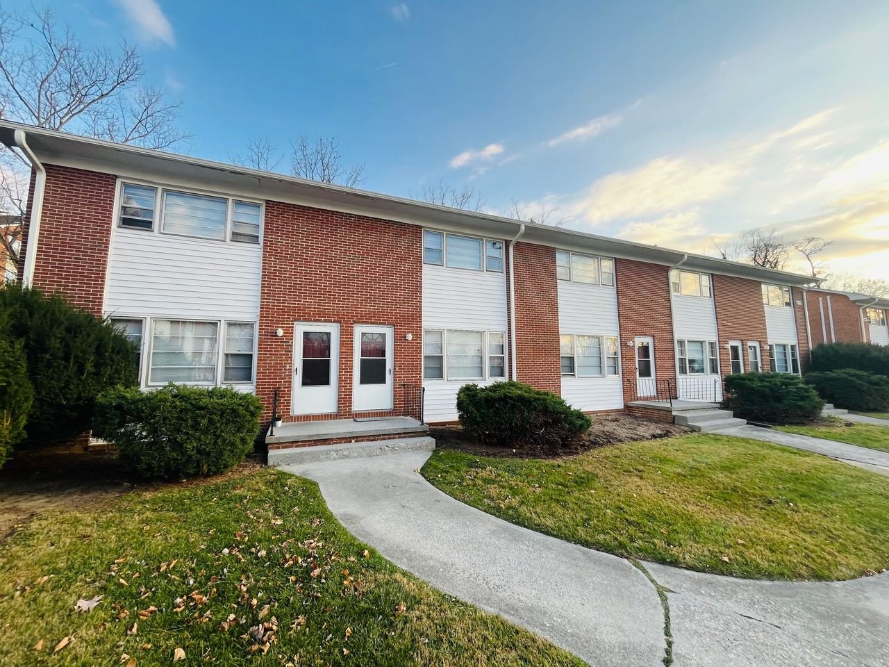 Harding Avenue Townhomes - Photo 2 of 3
