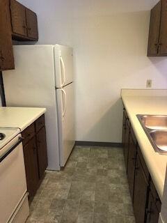 Hidden Creek Manor - Photo 3 of 9