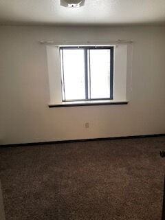 Hidden Creek Manor - Photo 6 of 9