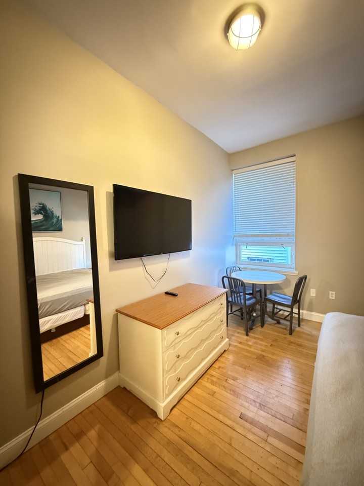 312 Shirley St #102 - Photo 4 of 10