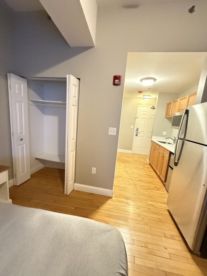 312 Shirley St #102 - Photo 6 of 10