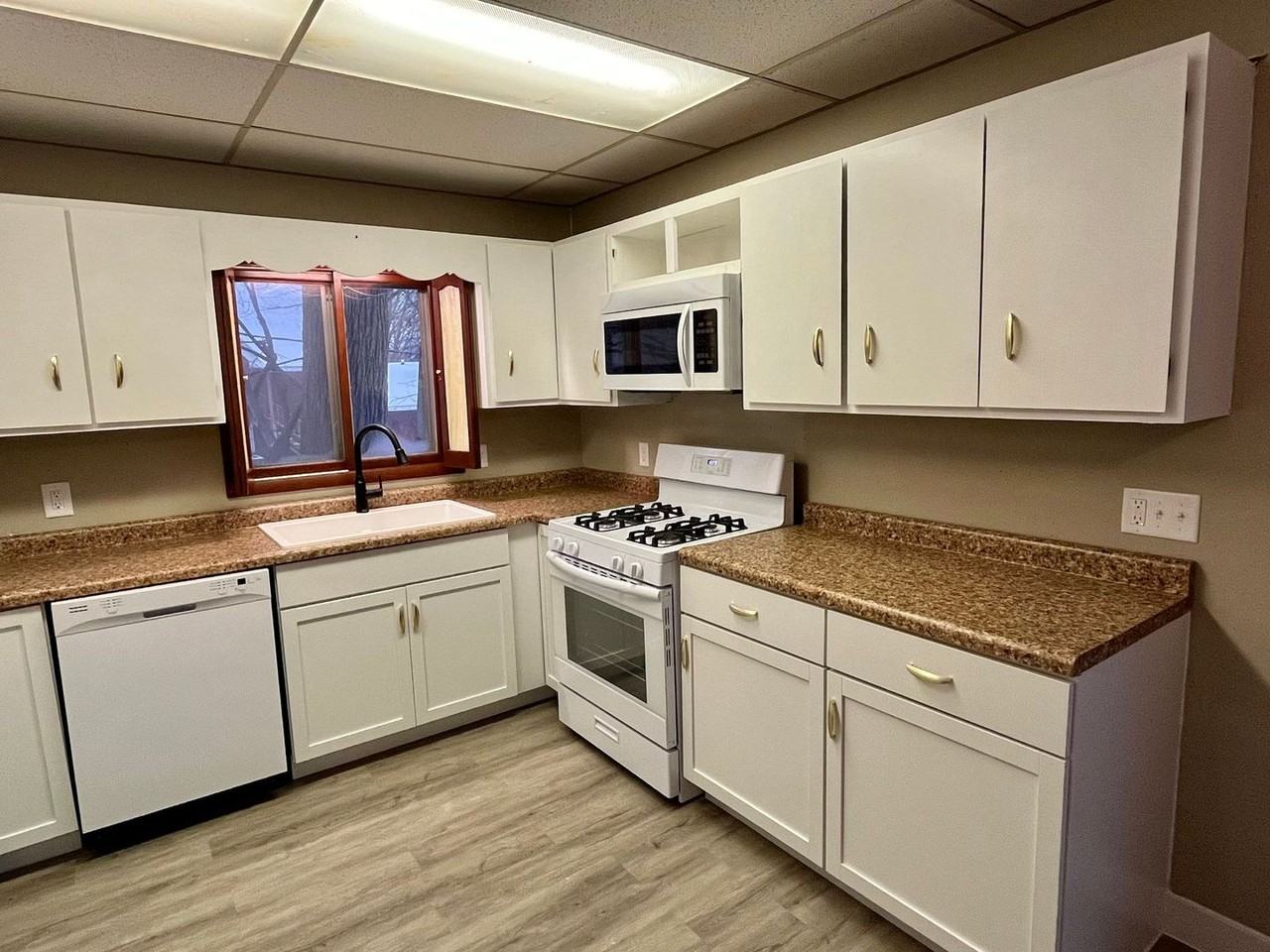 121 N 5th Ave - Photo 2 of 29