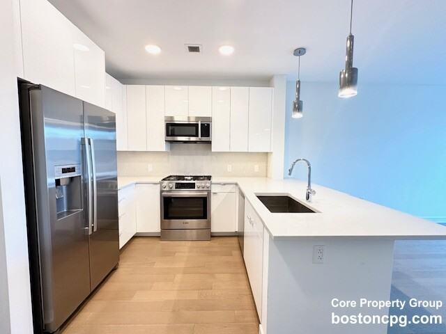 45 Lewis St #504