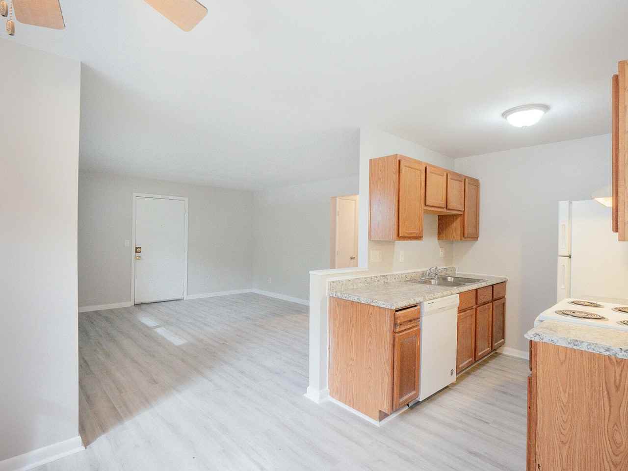 Washington Court Apartments - Photo 2 of 19