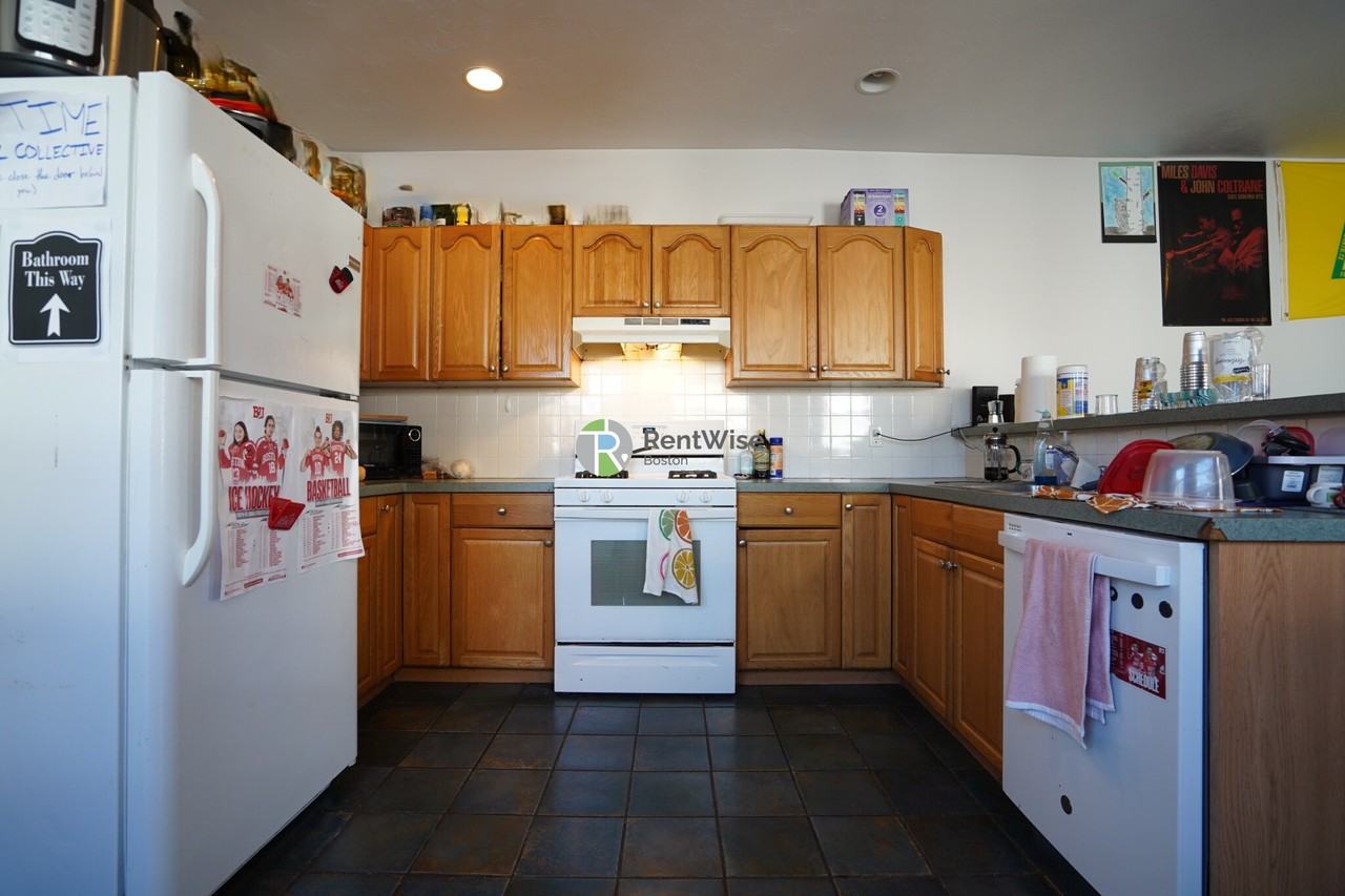 51 Gardner St #2 - Photo 6 of 37