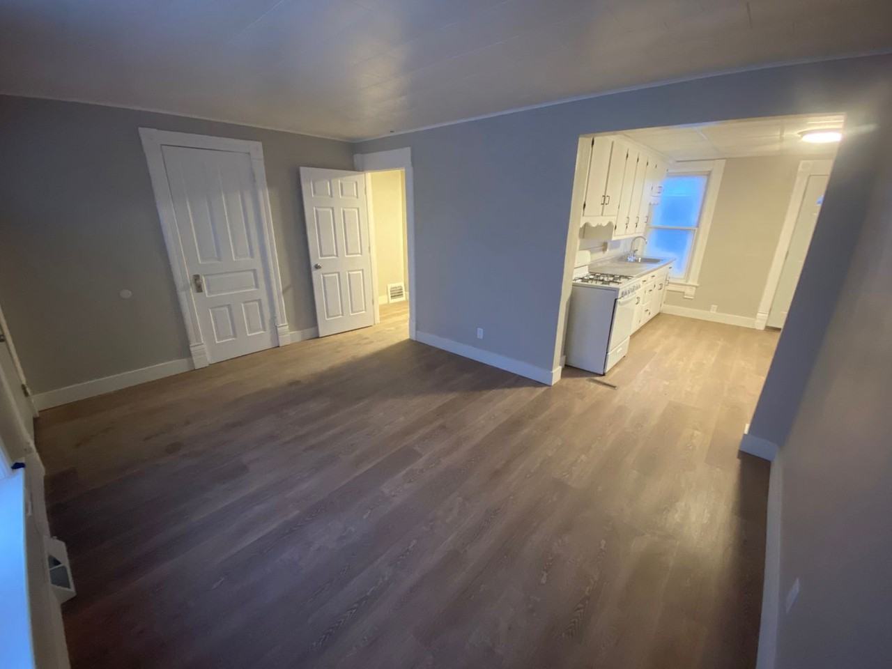 1207 Harvey St - Photo 3 of 7