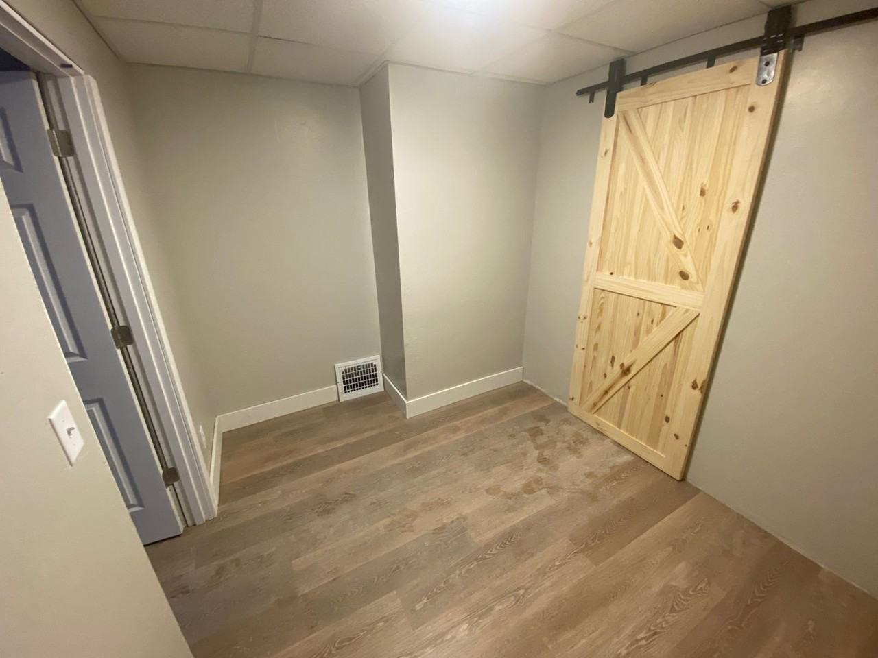 1207 Harvey St - Photo 2 of 7