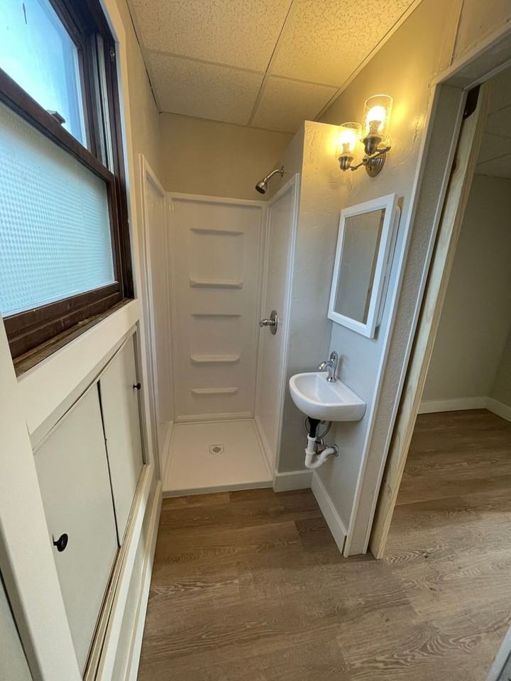 1207 Harvey St - Photo 6 of 7