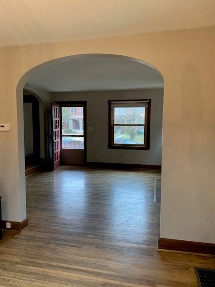 Wyandotte -1 - Photo 4 of 4