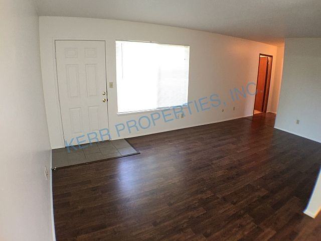 7512 SE Steele St - Photo 2 of 16