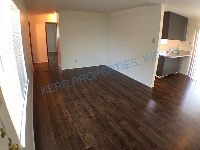 7512 SE Steele St - Photo 3 of 16