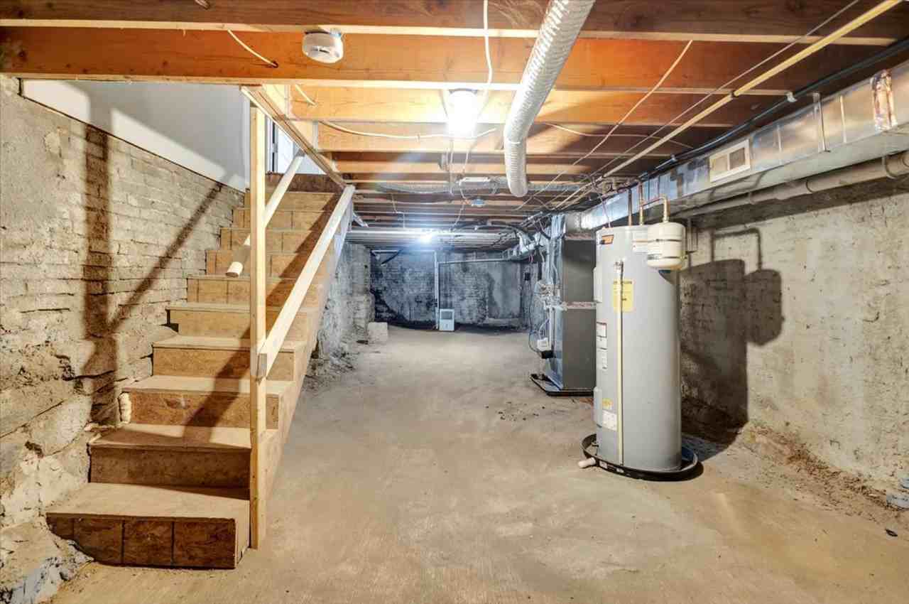 411 E 27th St - Photo 2 of 27