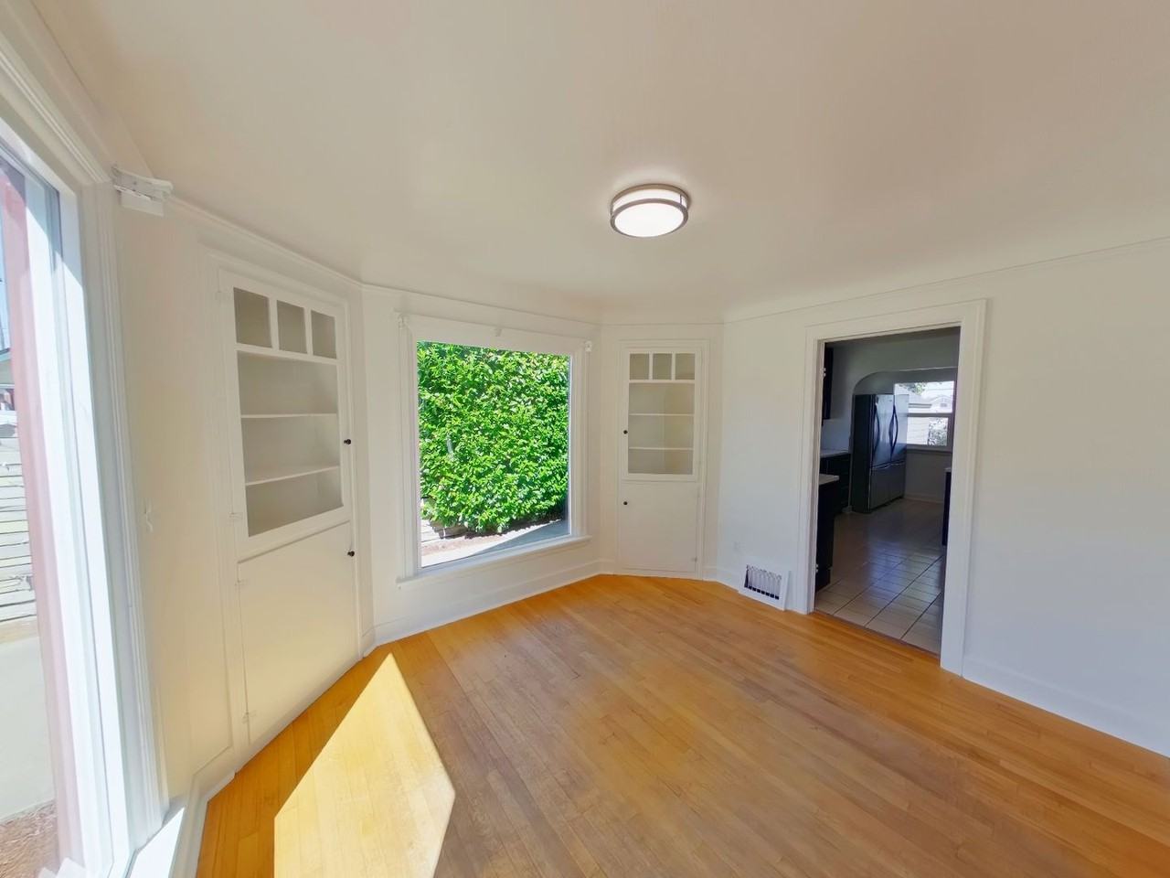 345 Nw 23rd St - Photo 4 of 16