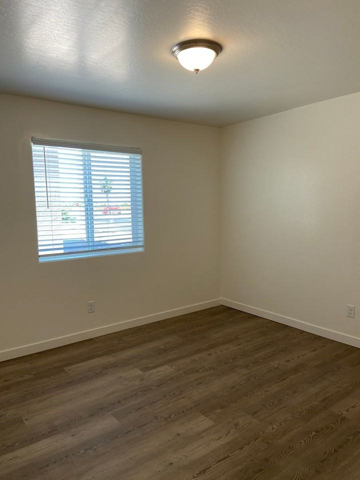 501 E 9th Ave #B - Photo 3 of 9
