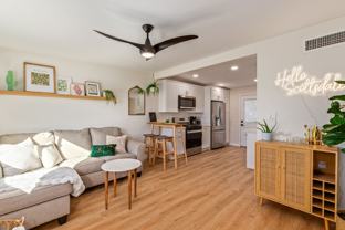 930 E Henry St #A - Photo 1 of 1