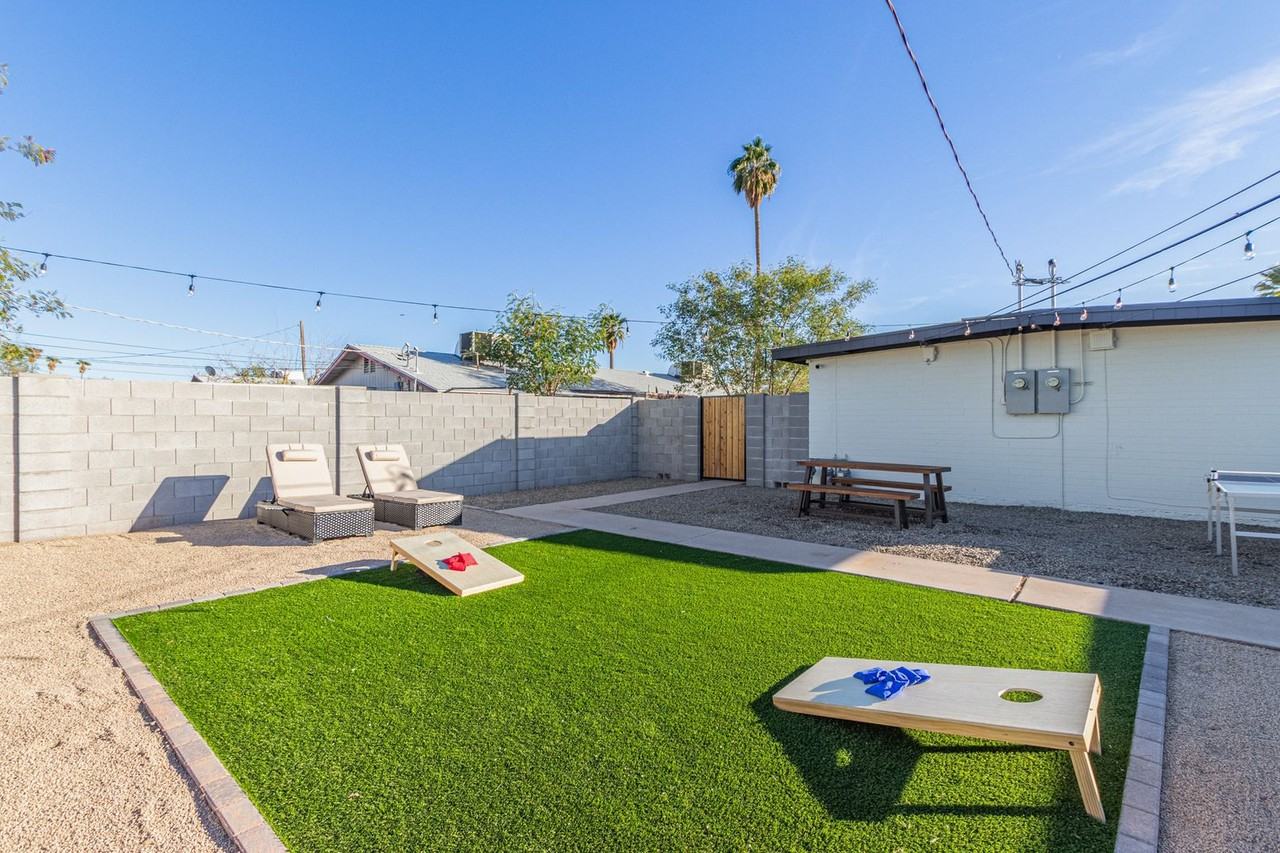 930 E Henry St #A - Photo 3 of 11