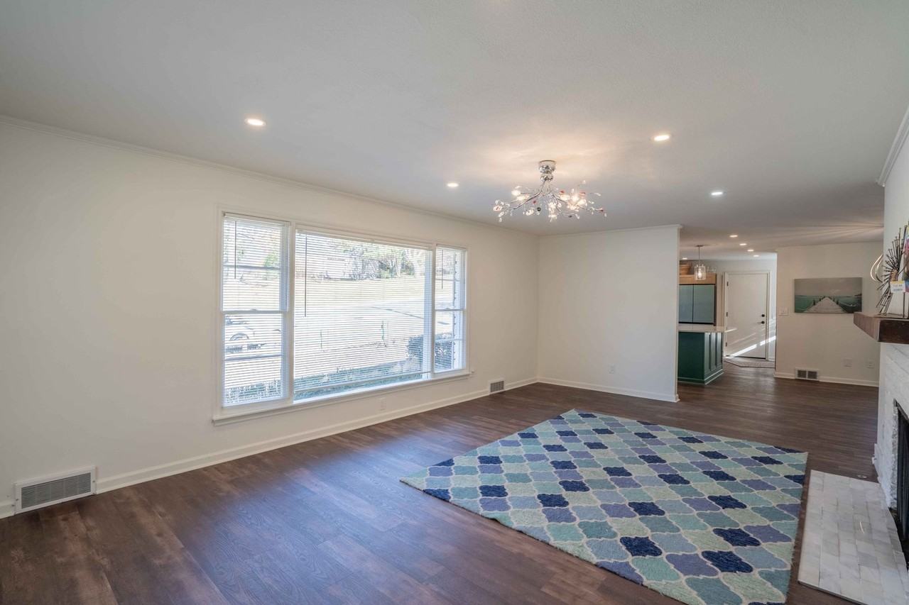 4103 S Lewis Ave - Photo 5 of 23