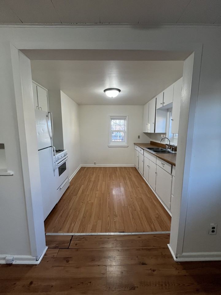 709 9th Avenue - Photo 3 of 8