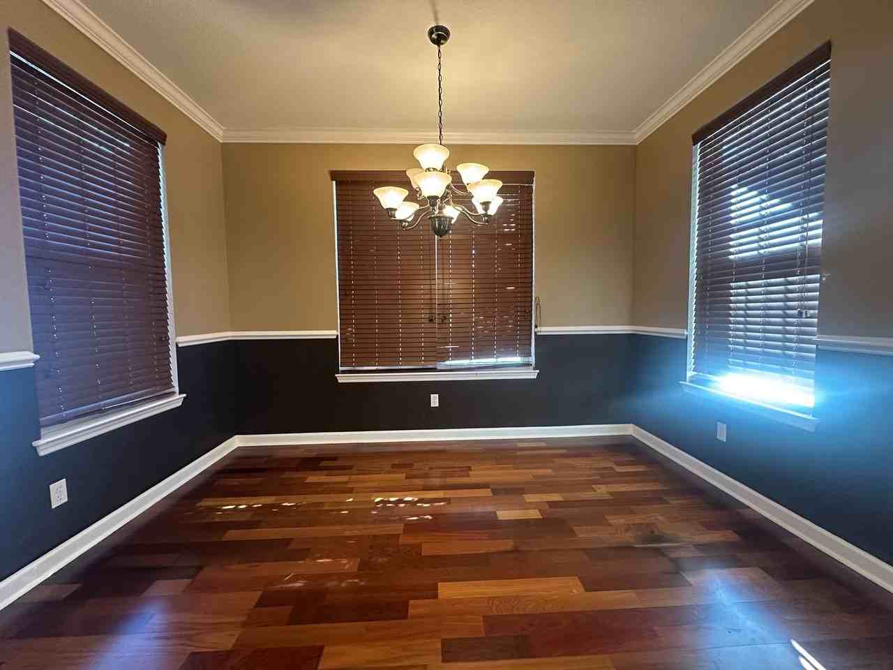 3995 Four Oaks Blvd - Photo 3 of 15
