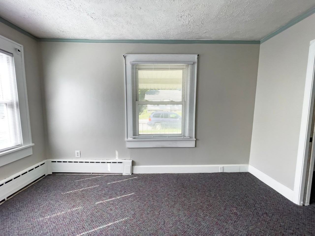 210 S Nichols Ave - Photo 4 of 48