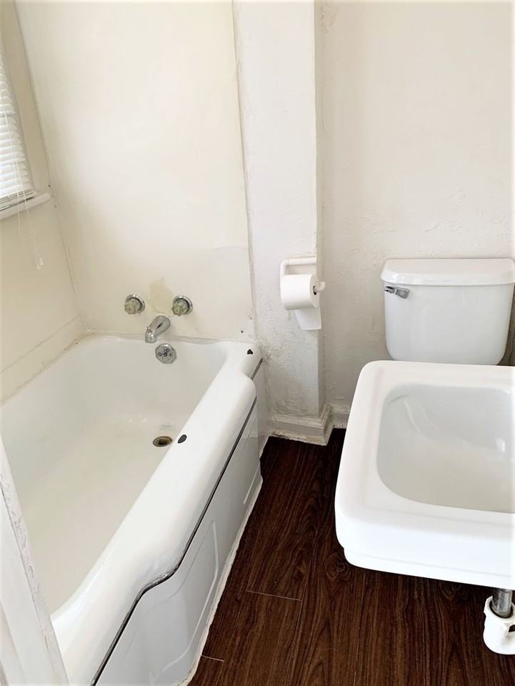 1743 S Jefferson St - Photo 7 of 7