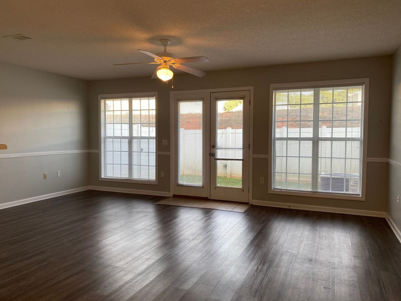 136 N Springview Dr - Photo 2 of 14