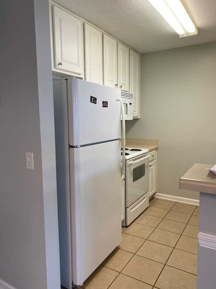 136 N Springview Dr - Photo 4 of 14