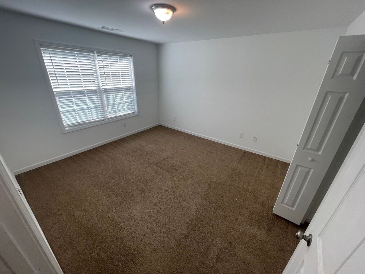 1382 W Hancock Ave - Photo 4 of 13