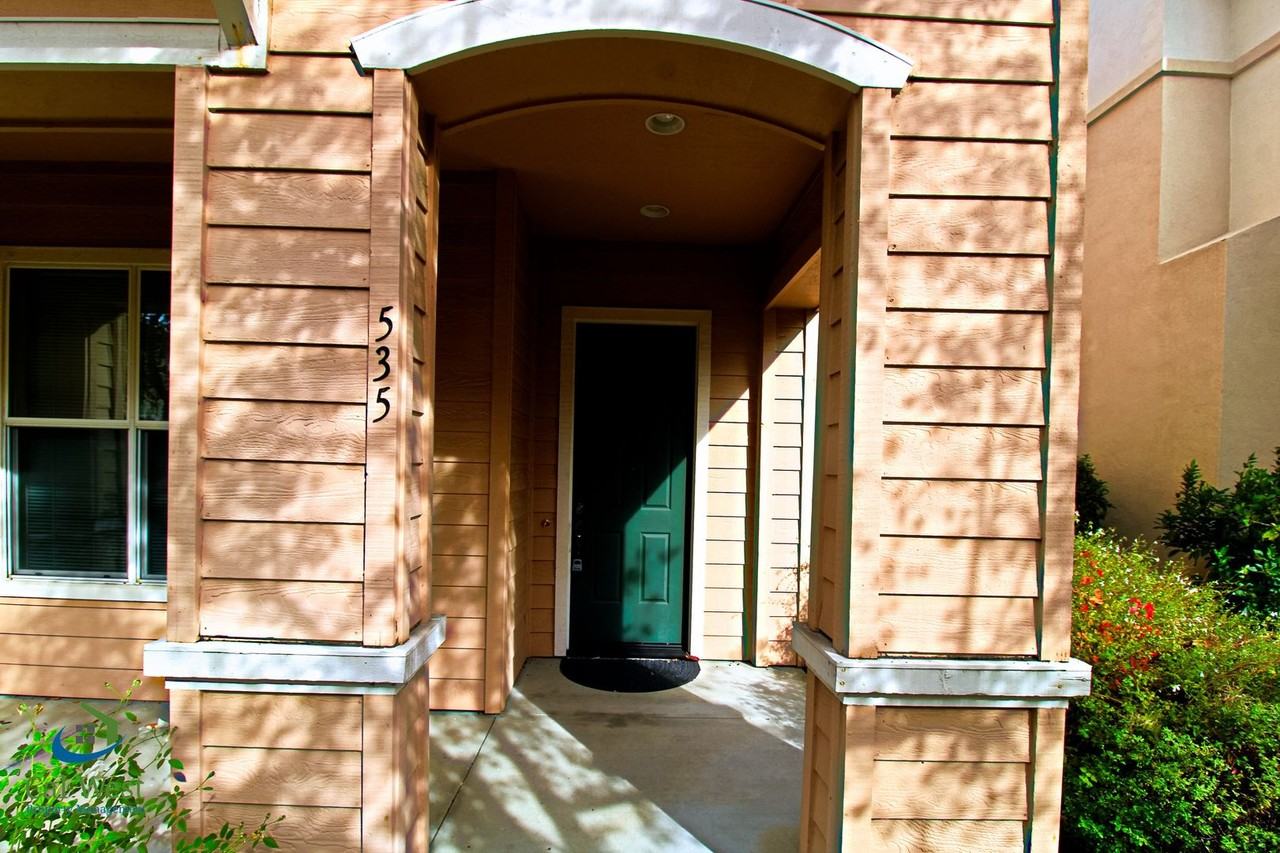 535 Front Ln - Photo 4 of 41