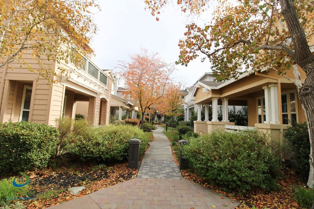 535 Front Ln - Photo 5 of 41