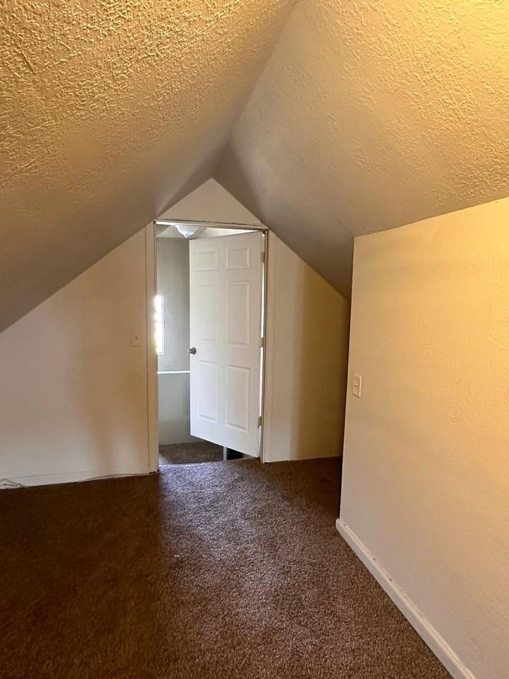 3902 Wabash Ave - Photo 2 of 8