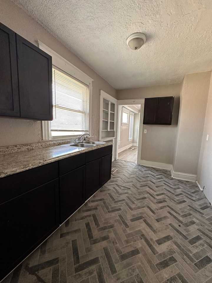 3902 Wabash Ave - Photo 6 of 8