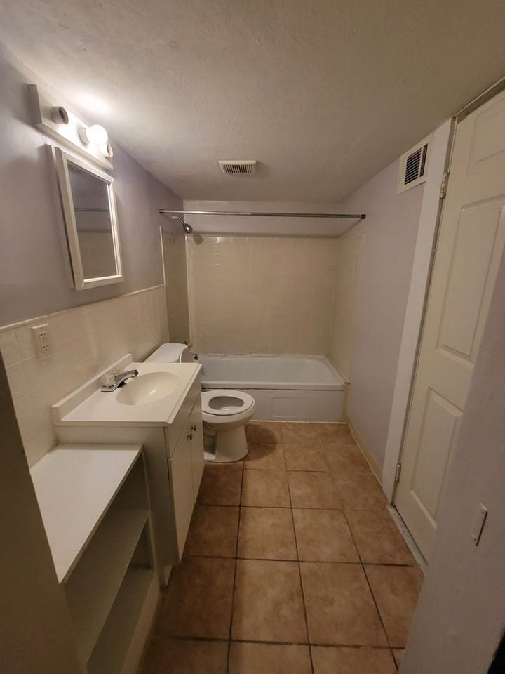 319 16th Ave S - Photo 7 of 11